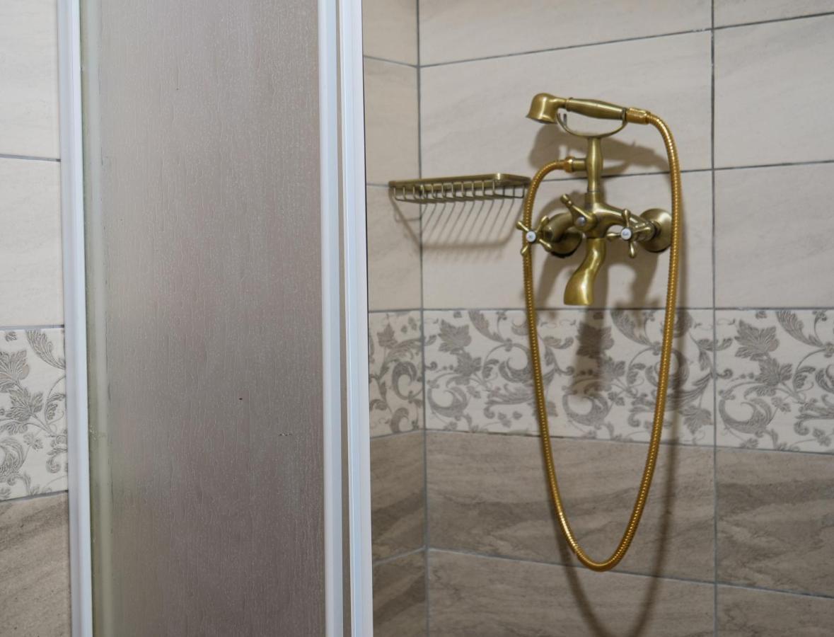 Το Πέτρινο Της Γιαγιάς Μαρίκας Apartment Karpenísion Exterior foto
